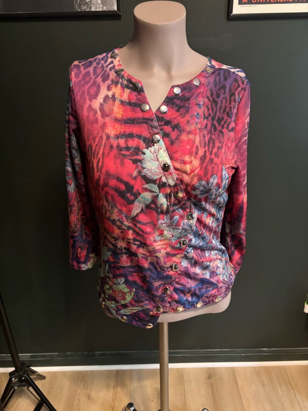 Wearable art button geometric shape top with stunning pattern Vtg 90s-20s